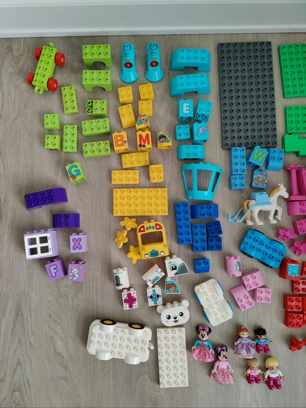 Assorted 130+ Pcs Duplo Lego Lot Kids Building Block Multicolor Educational Y2K